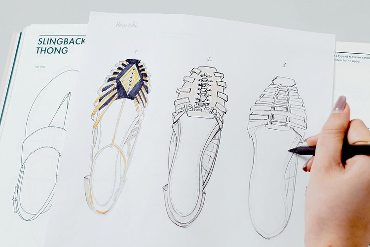 Fashionary Shoe Design: A Handbook for Footwear Designers