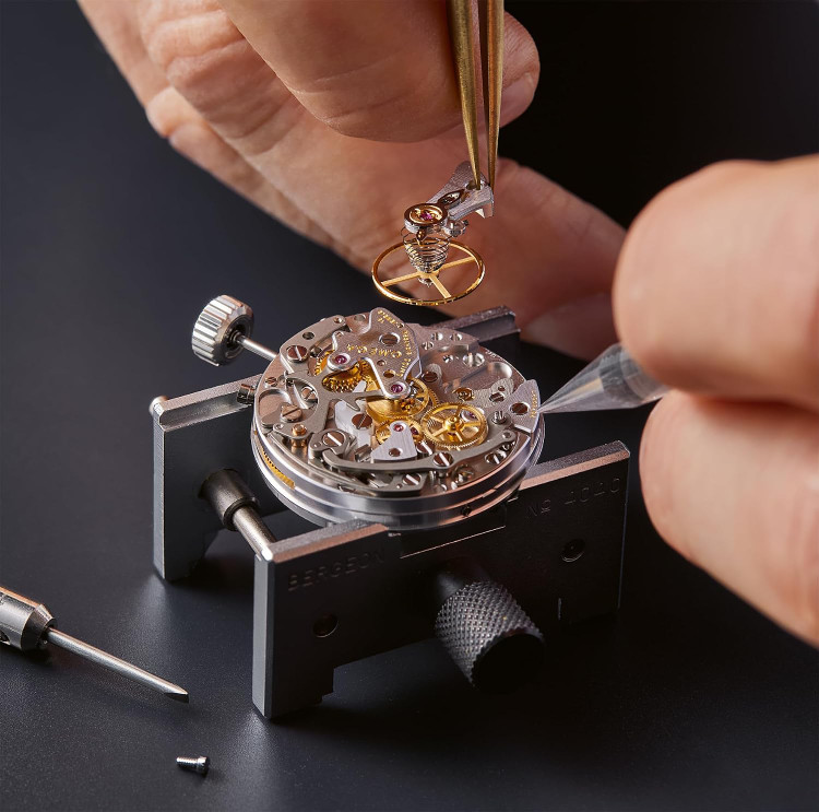 Timeless Treasures: The Fascination of Certified Pre-Owned Watches